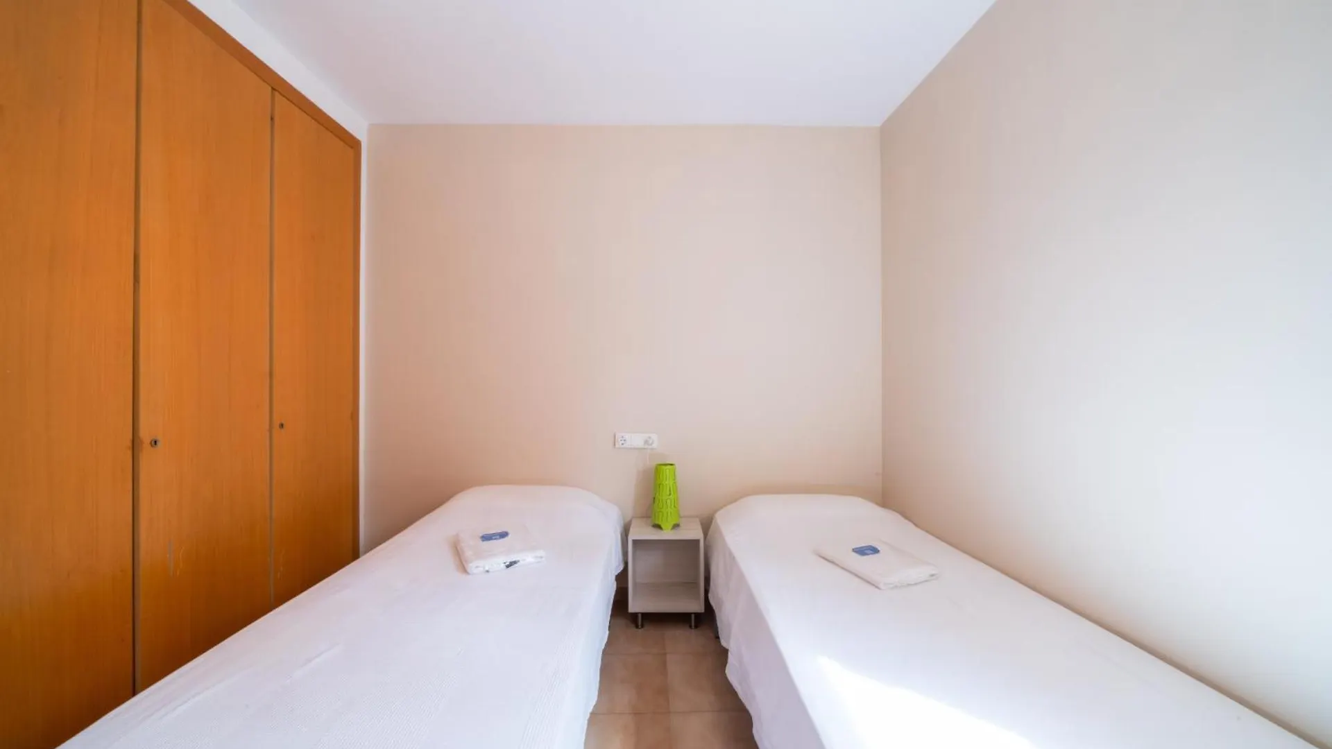 Wehostyou - Bel Appartement Empuriabrava, Gran Reserva 17 0*, Empuriabrava
