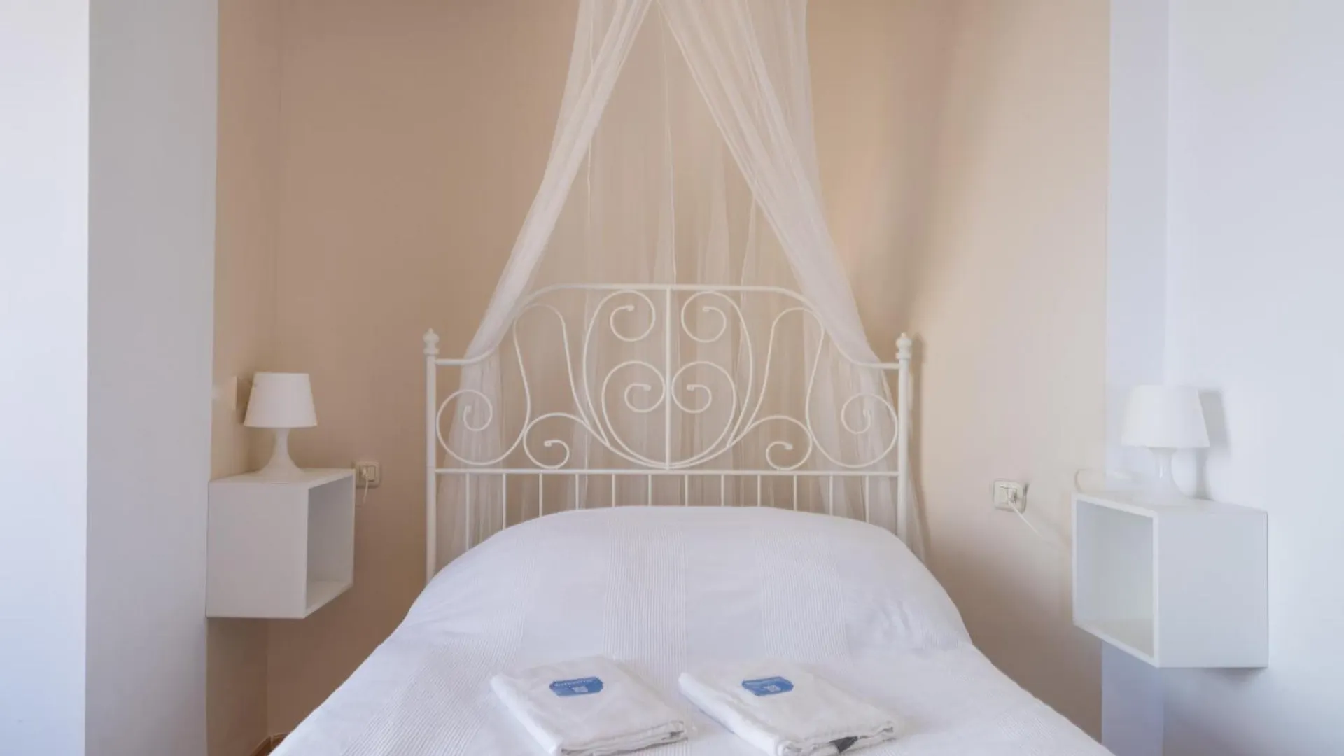 Wehostyou - Bel Appartement Empuriabrava, Gran Reserva 17 0*, Empuriabrava
