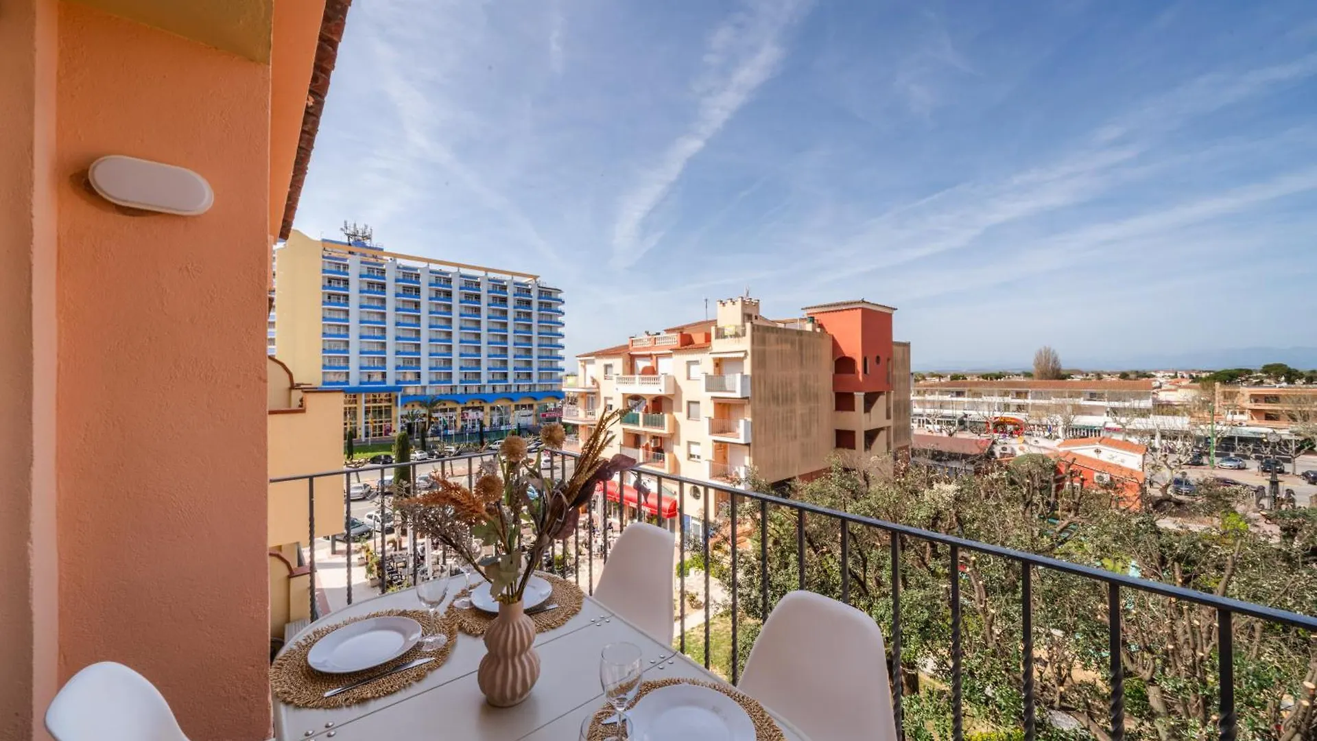 Wehostyou - Bel Appartement Empuriabrava, Gran Reserva 17 0*, Эмпуриабрава Испания